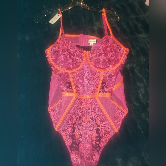 Kilo Brava red body suit XL - Picture 2 of 5